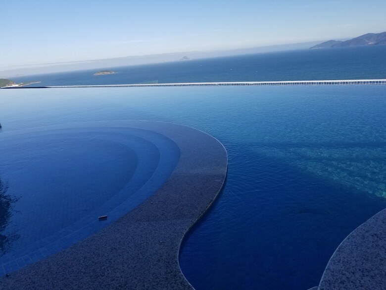 Luxury Scenia Bay Apartment With Seaview