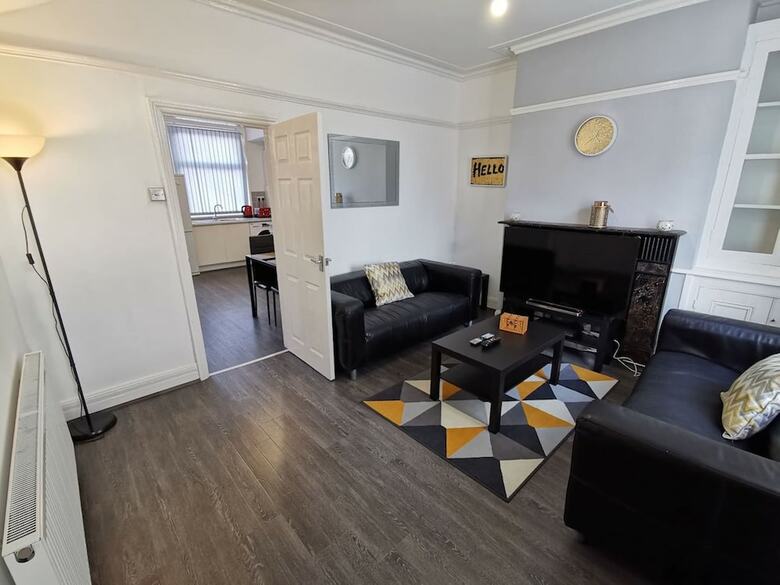 Hotel Colton Road Homes Leeds