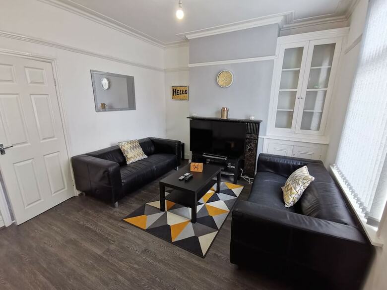 Hotel Colton Road Homes Leeds