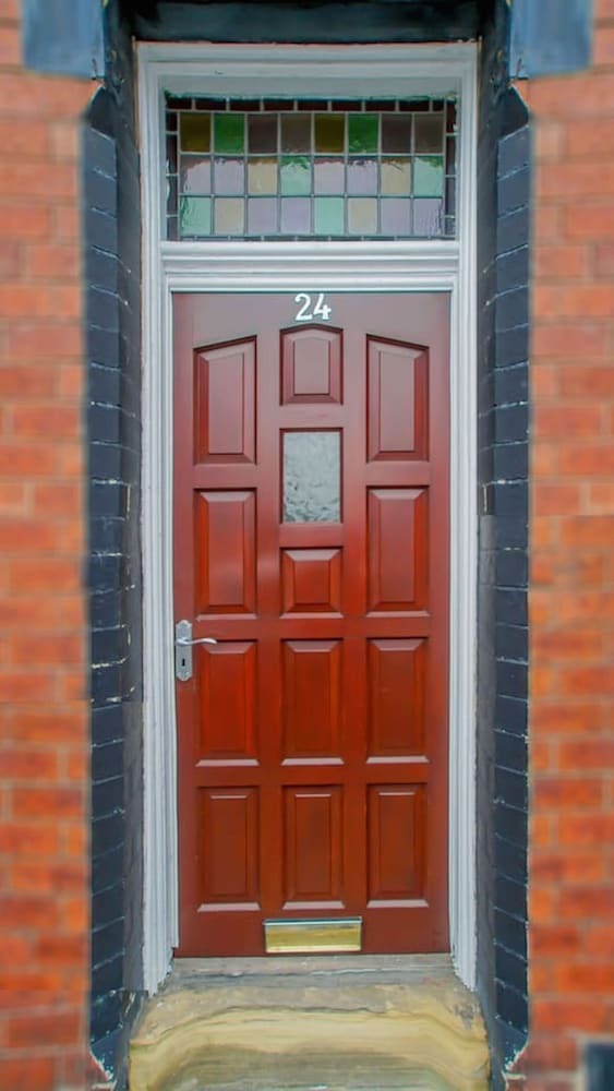 Hotel Colton Road Homes Leeds