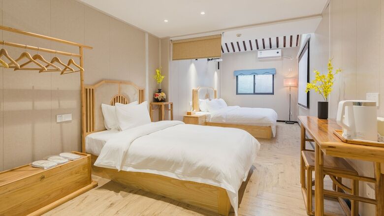 Floral Hotel Yi Shu Yu She Zhouzhuang