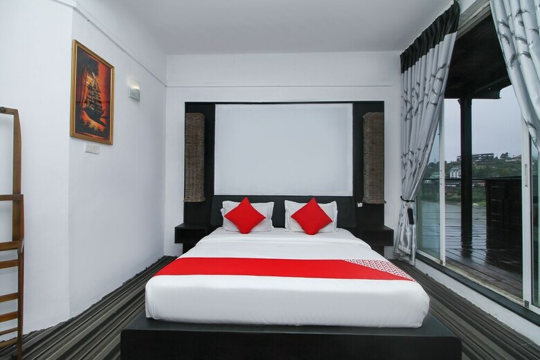 Oyo 523 Royal Hotel