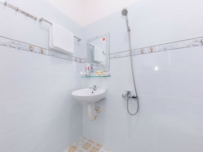 Hotel Oyo 808 Hoang Lan