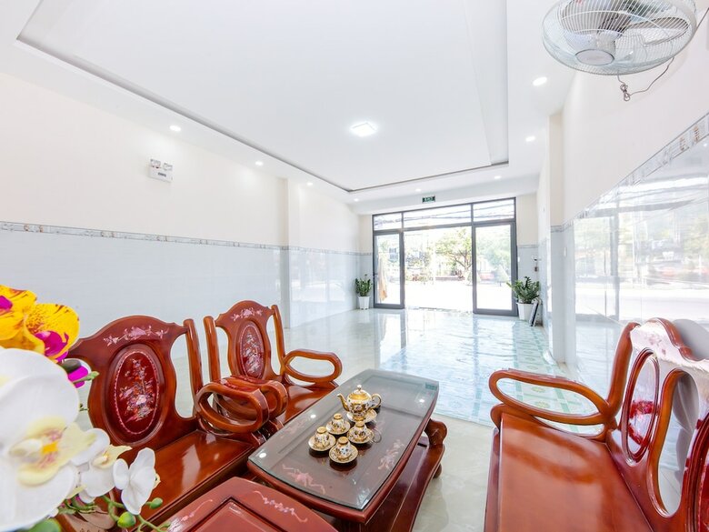 Hotel Oyo 808 Hoang Lan