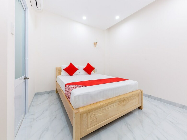 Hotel Oyo 808 Hoang Lan
