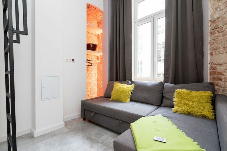 Chlodna Central Warsaw Apartment