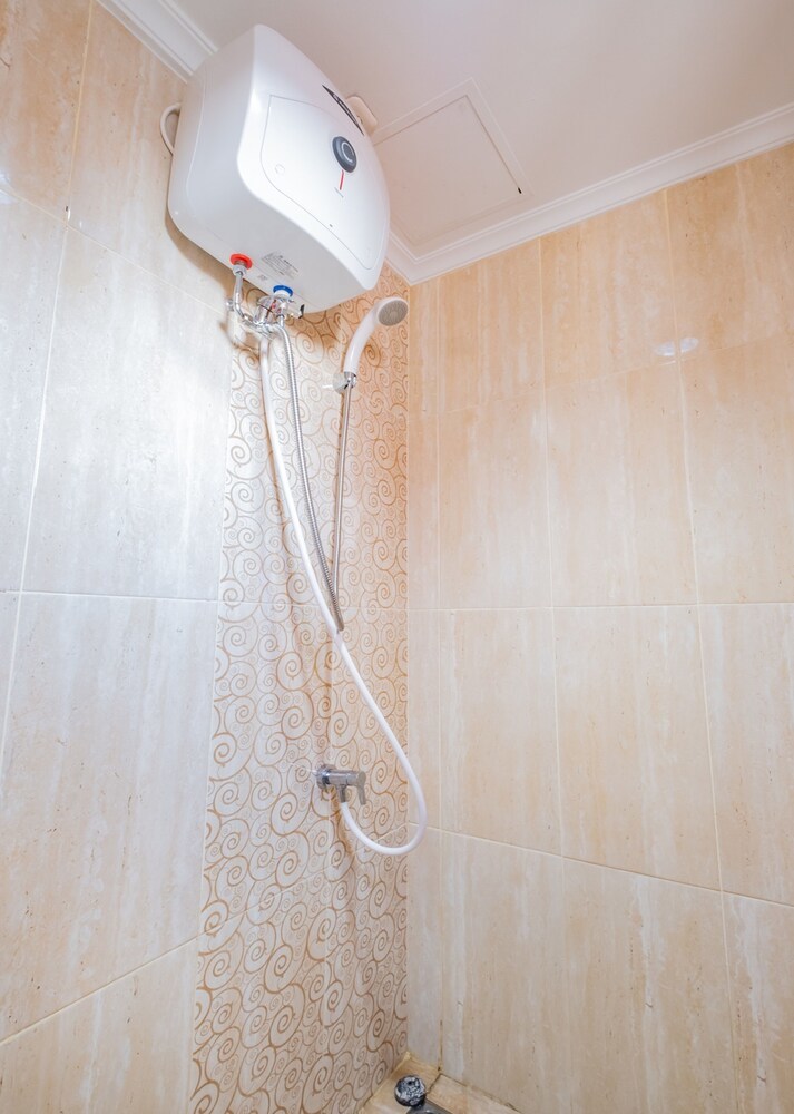 Hostal Oyo 2505 Green Park View
