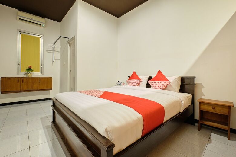 Hostal Oyo 2519 Mayang Garini