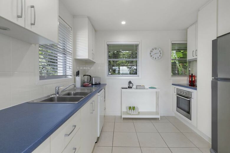A Stylish Apartment With Noosa Views! - Unit 6 Yaringa 29 Noosa Drive