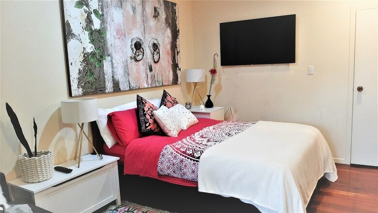 Hotel Madhuban - Waterfront In Whangaroa