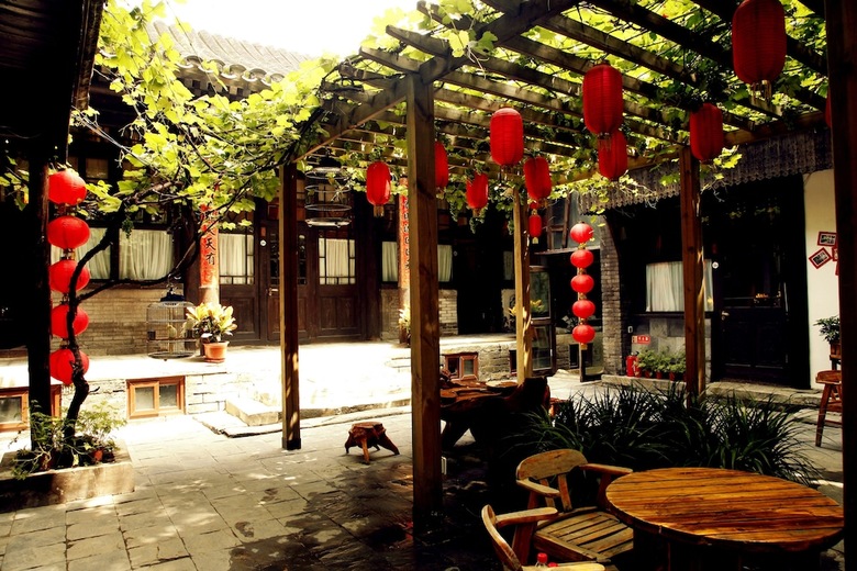 Posada Hill Lily Courtyard