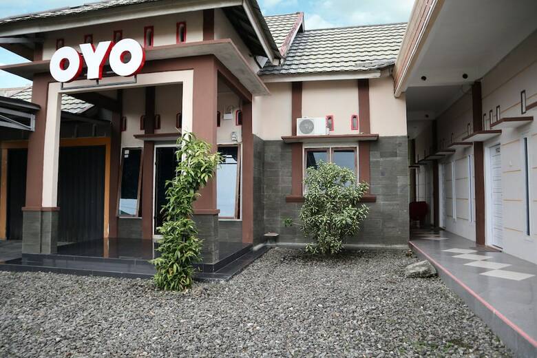Hostal Oyo 2202 Delima Guest House Syariah