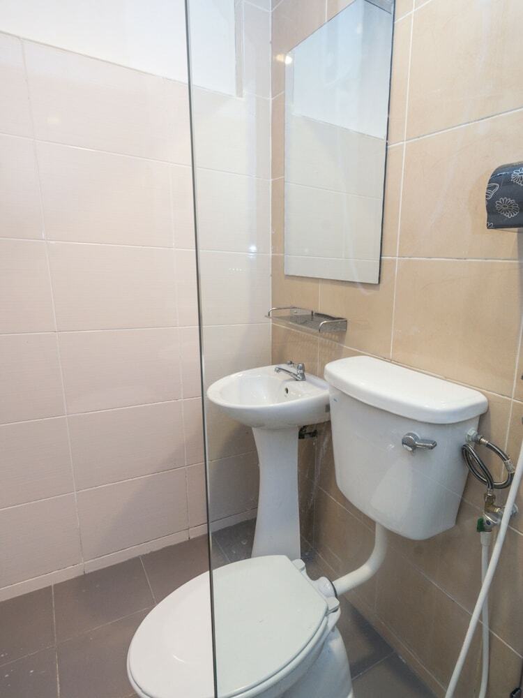 Hotel Oyo 89840 69 Room 4 Stay