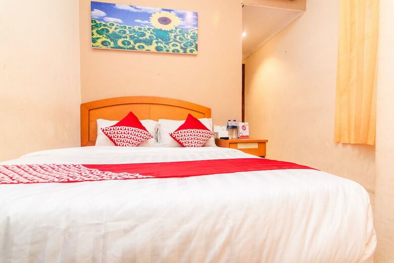 Oyo 1671 D-one Hotel