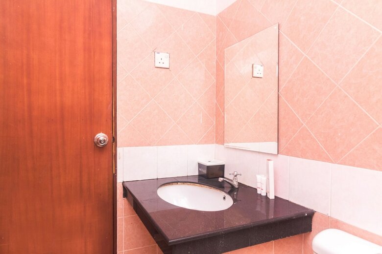 Oyo 1671 D-one Hotel