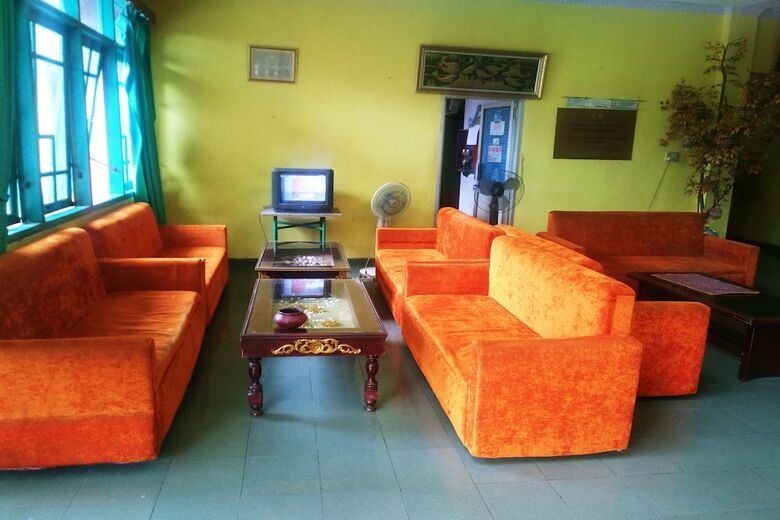 Hostal Oyo 1389 Hotel Carissima
