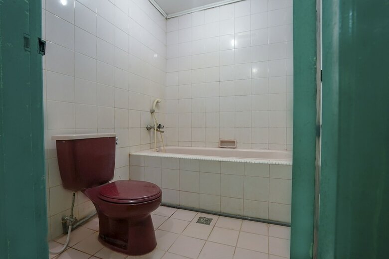 Hostal Oyo 1389 Hotel Carissima