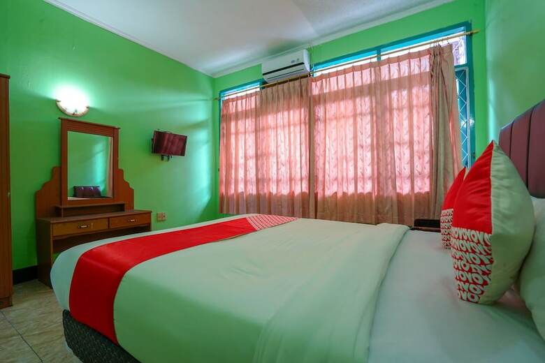 Hostal Oyo 1389 Hotel Carissima