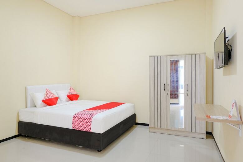 Hostal Oyo 1468 Sm House