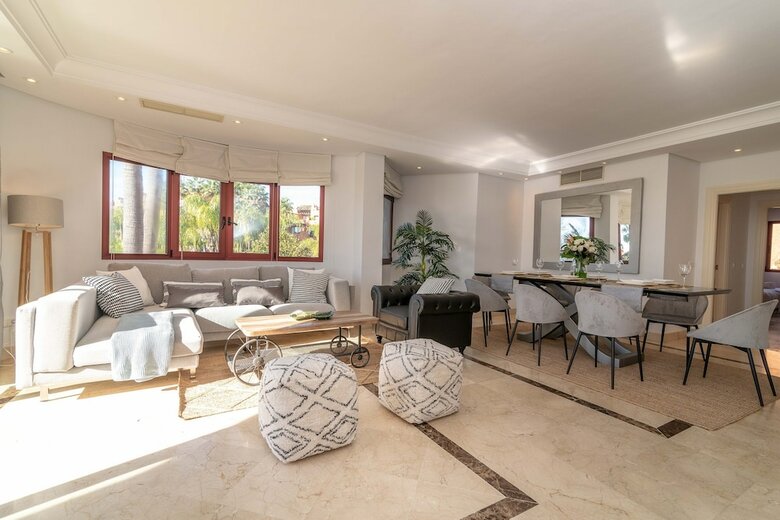 Apartamentos La Alzambra Duplex Penthouse Sea Views