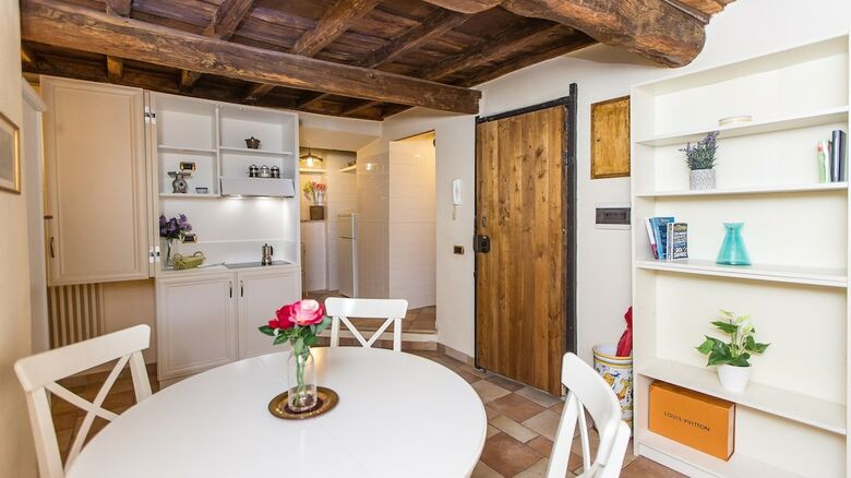 Apartamento Rental In Rome Falegnami