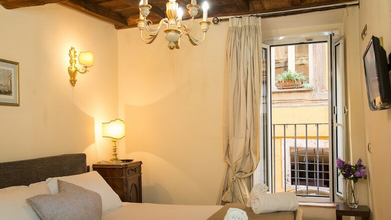 Apartamento Rental In Rome Falegnami