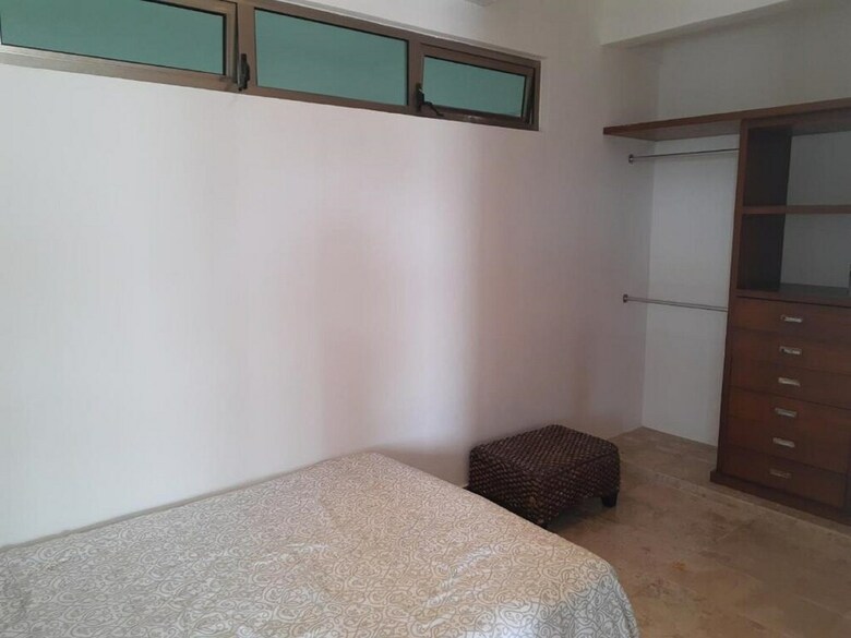 Hotel Suites Aeropuerto 24/7