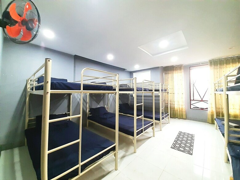 Hostal Ba Sao Hotel - Hostel