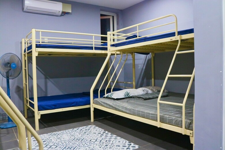 Hostal Ba Sao Hotel - Hostel
