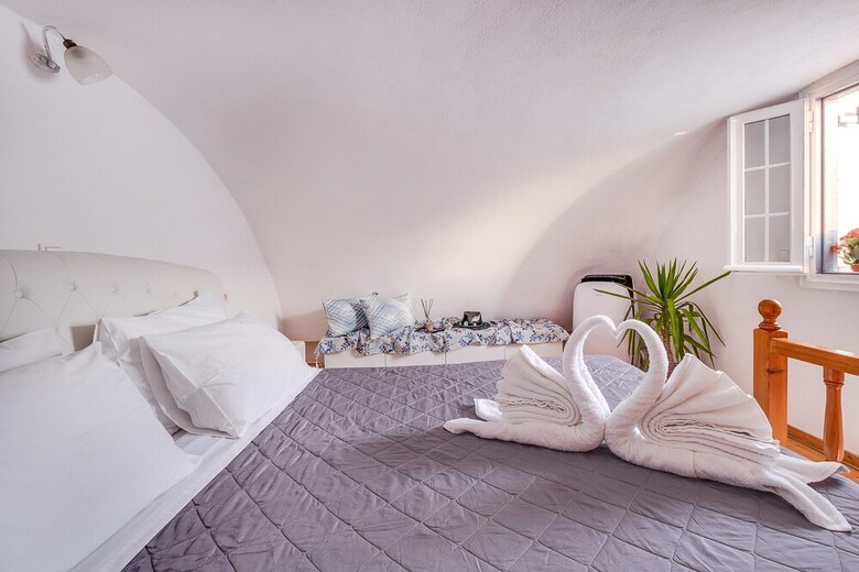 Paradise Traditional Cycladic House