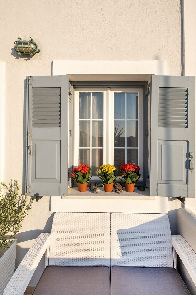 Paradise Traditional Cycladic House