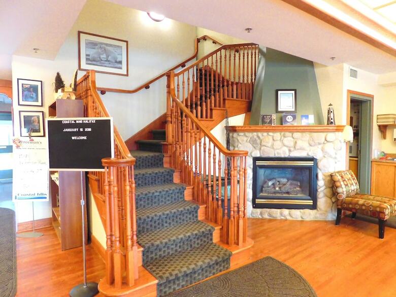 Hotel Coastal Inn Halifax
