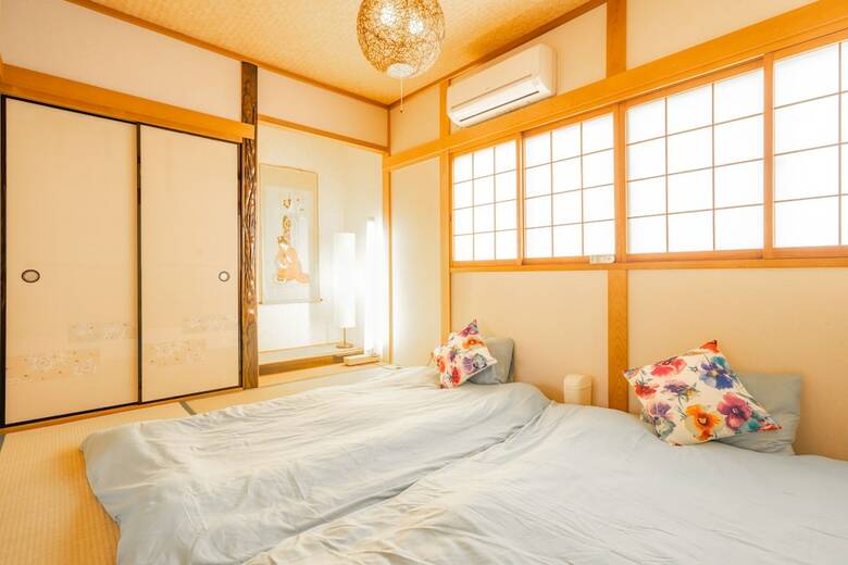 Sakuragawa No Hakugetu Osaka Castle Villa