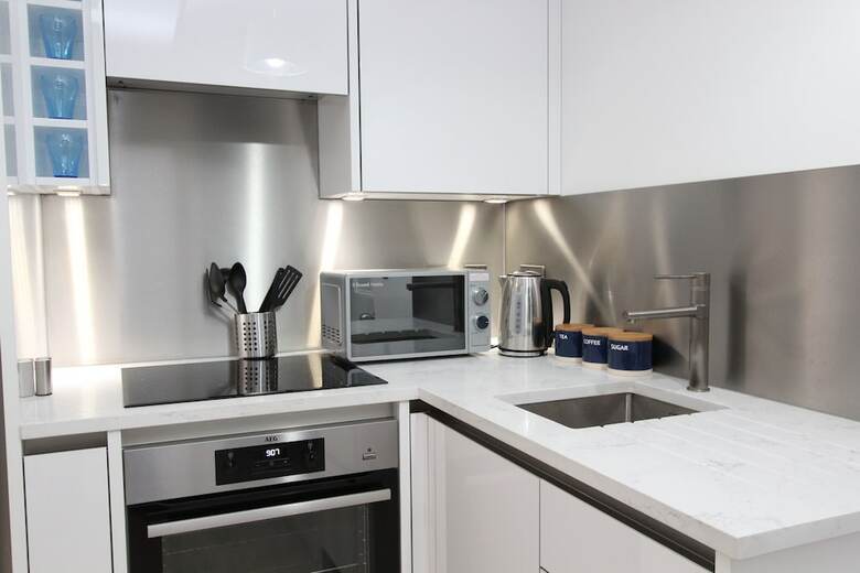 1 Kings Road Executive Studio Apartment