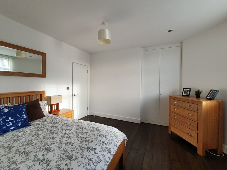 Elegant Executive Apartment In Reading