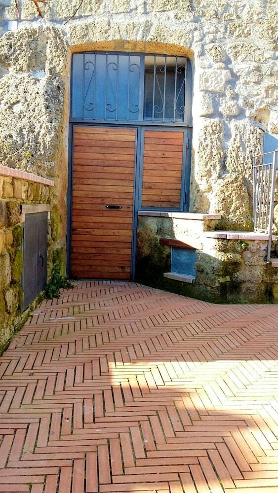 Apartamento Studio In Piansano, With Wonderful City View And Wifi