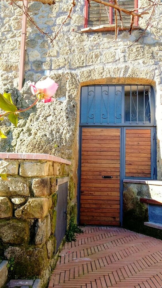 Apartamento Studio In Piansano, With Wonderful City View And Wifi