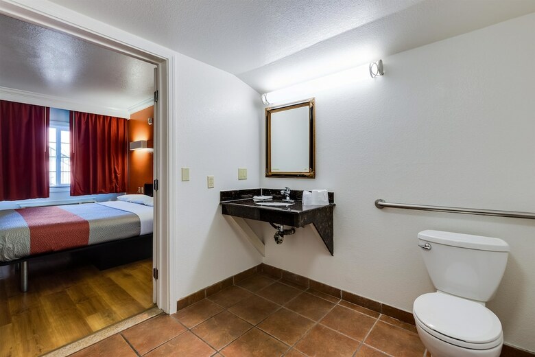 Motel 6 San Jose Convention Center