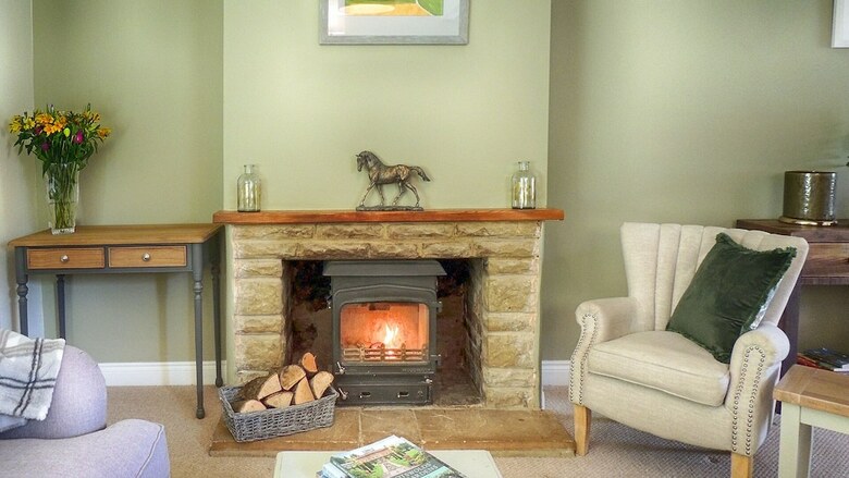 Cotswold Cottage Gems - Ivy Cottage