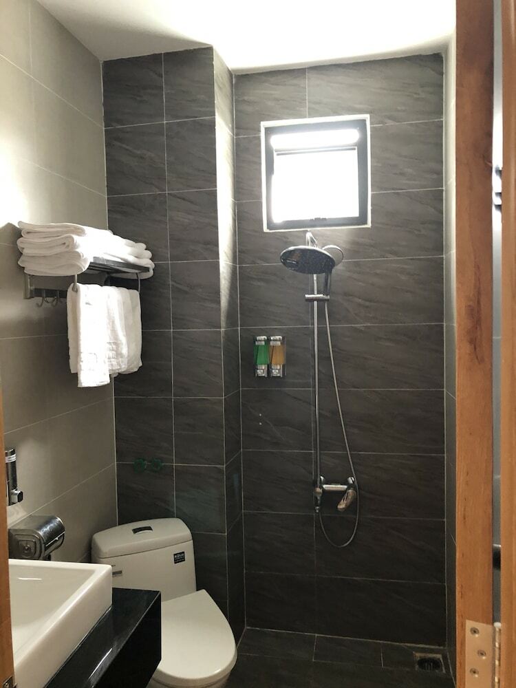 Oyo 697 Cam Ranh Hotel 2