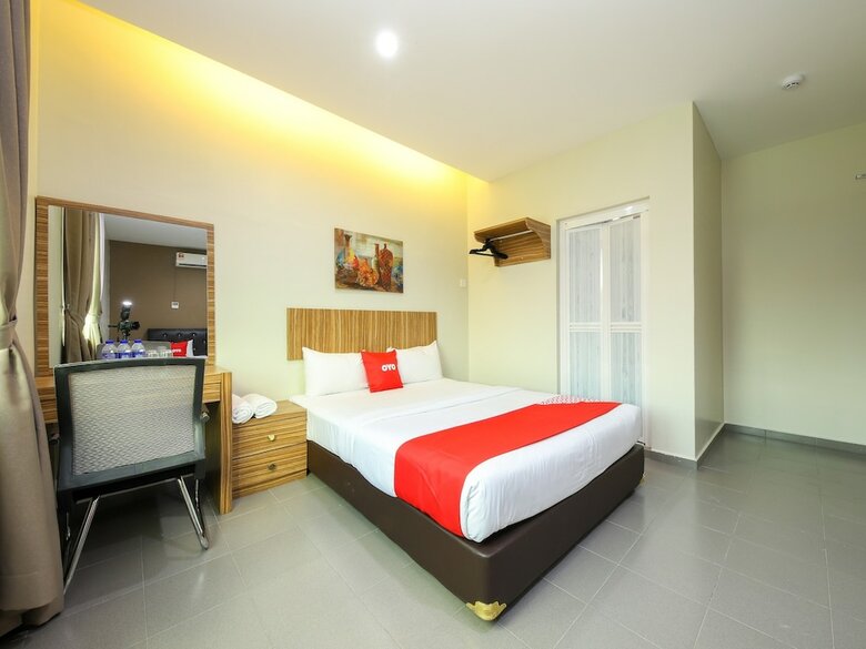 Oyo 89839 Riaz Hotel