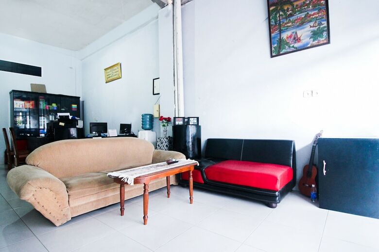 Hostal Oyo 2659 B'rasco Homestay