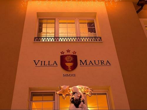 Hostal Penzion Villa Maura