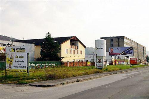 Hostal Penzi�n* Adonai Slovakia