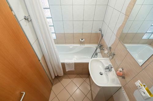 Aparthotel Urp��n City Residence