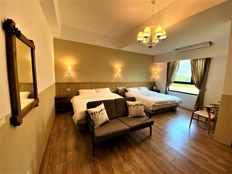 Hotel 1969 Meters Square Seed B&B