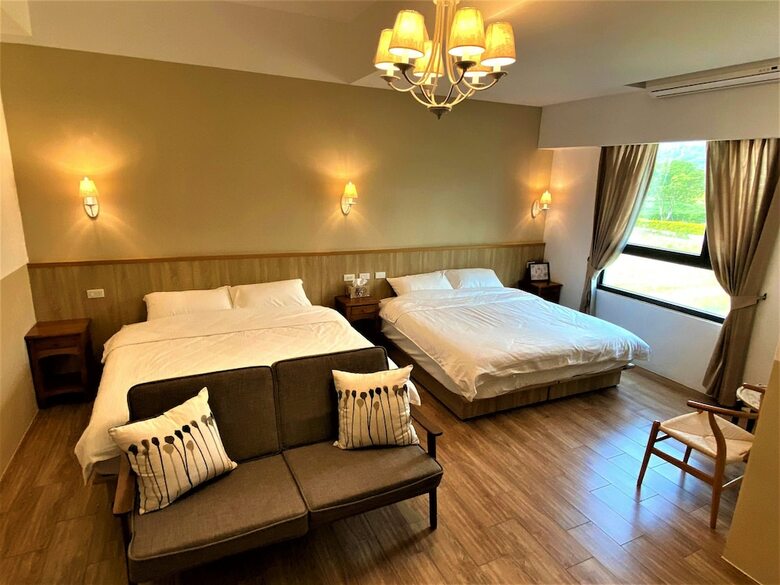 Hotel 1969 Meters Square Seed B&B