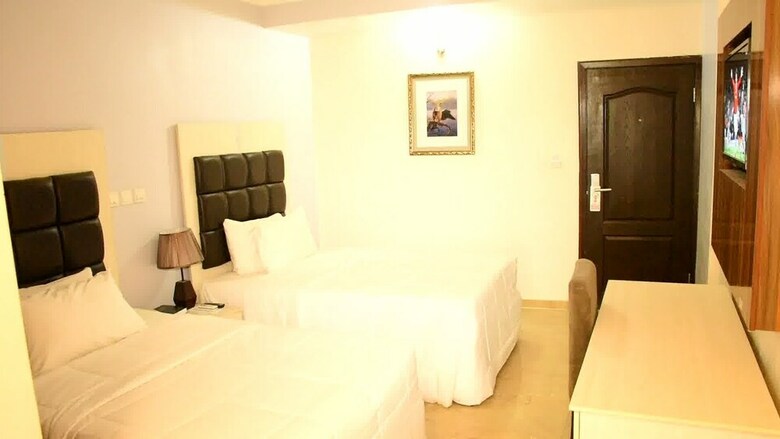 Beland Hospitality Hotel And Tour