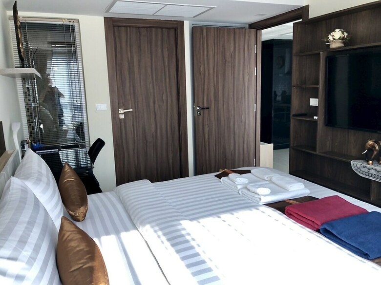 Luxury Apartments In Grand Avenue