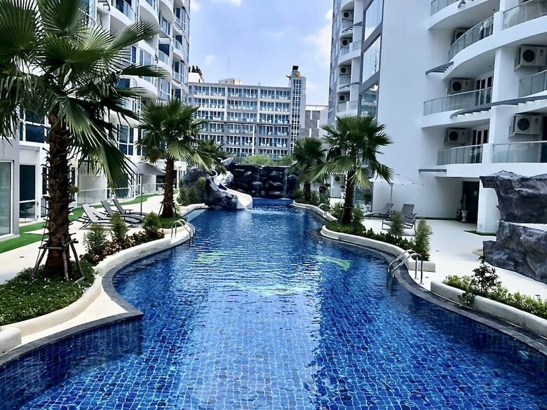 Luxury Apartments In Grand Avenue